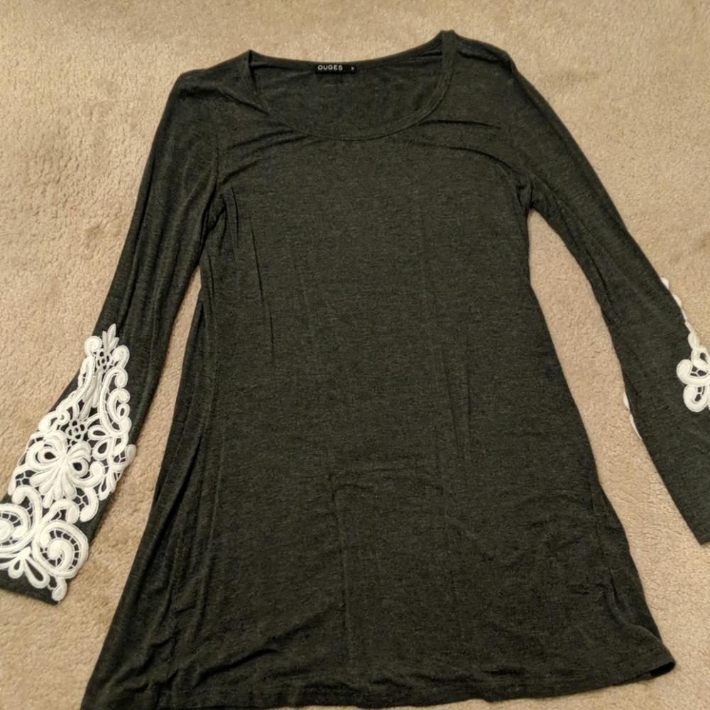 Gray long sleeved top